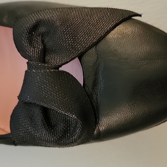 Salvatore Ferragamo SZ 9 Classic Flats  Gently Used - Picture 2 of 11